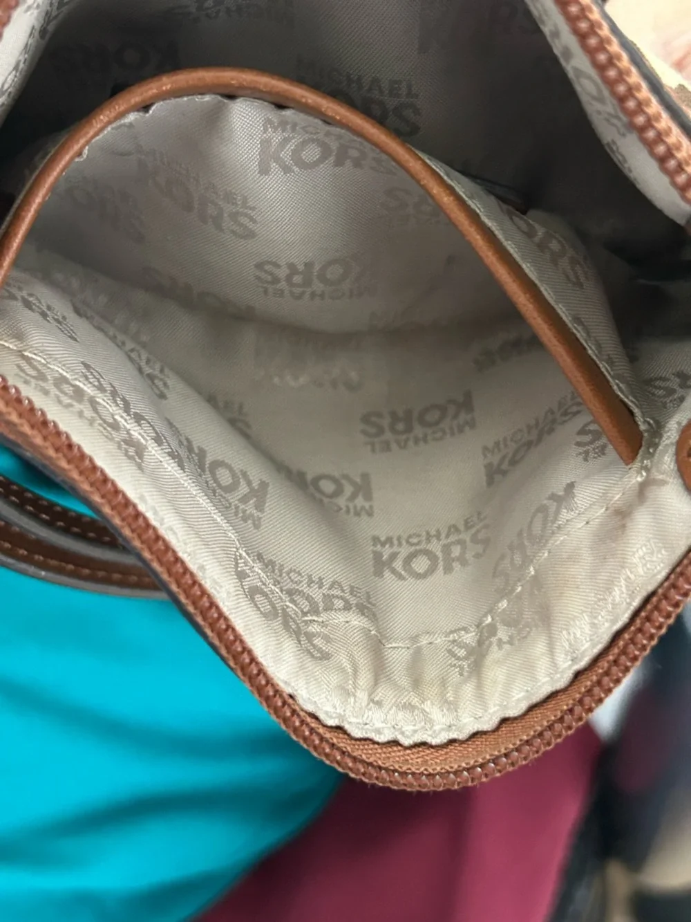 Michael Kors MK Monogram Jacquard Wristlet - Picture 4 of 8